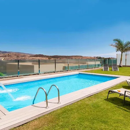 Par 4 20 Villa